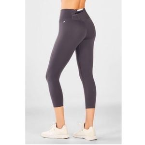 Trinity High-Waisted Pocket Capri